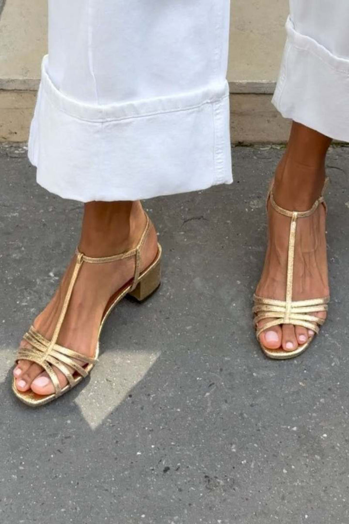 Allegra | Sandalias doradas: elegancia para el día a día